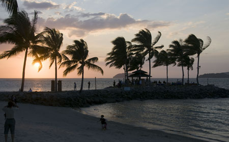 Sunsetbar Tanjung Aru Resort KK