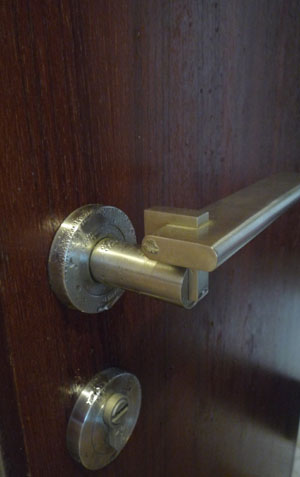 Wasser an der Eingangstür