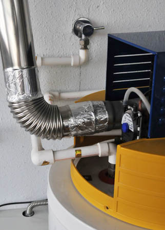 Boiler mit Absperrhahn für Warmwasser