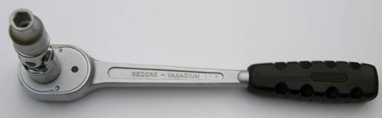 Ratsche mit Gelenkwelle und Nuss